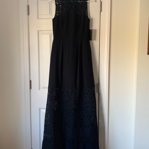 NWT Aidan Mattox Sleeveless Lace Inset Crepe Gown - Picture 8 of 9